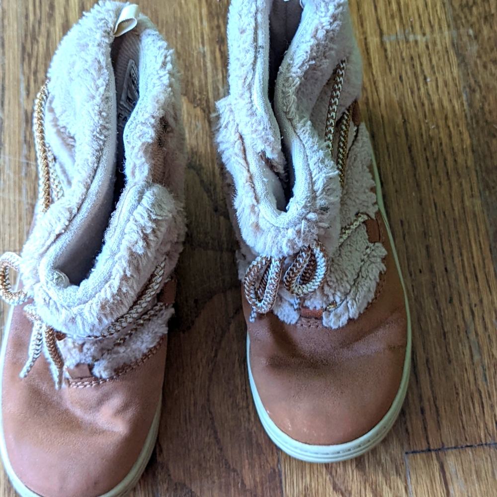 Kids Carter's boots